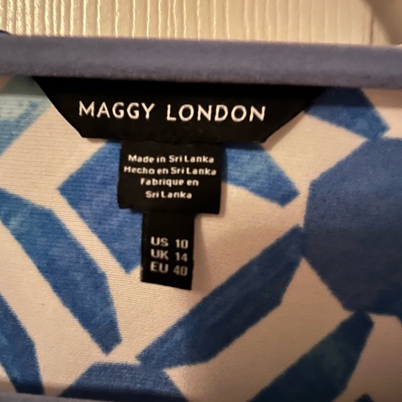 Maggy London Size 8 Blue and White Cap Sleeve dress EUC - Picture 2 of 2